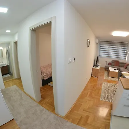 Apartment 54 City Center - Free Private Garage Novi Sad Exterior photo