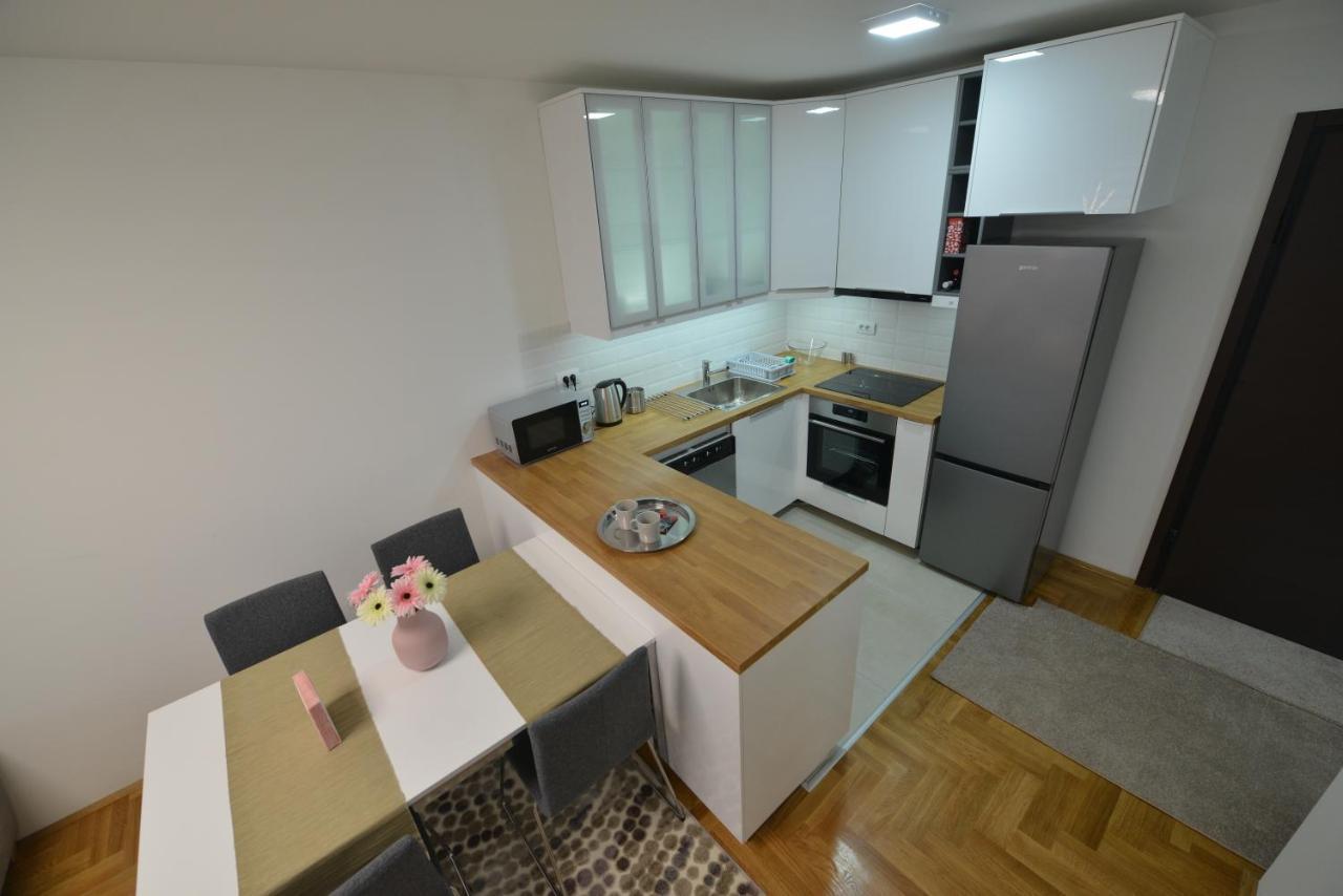 54 Center - Free Private Garage