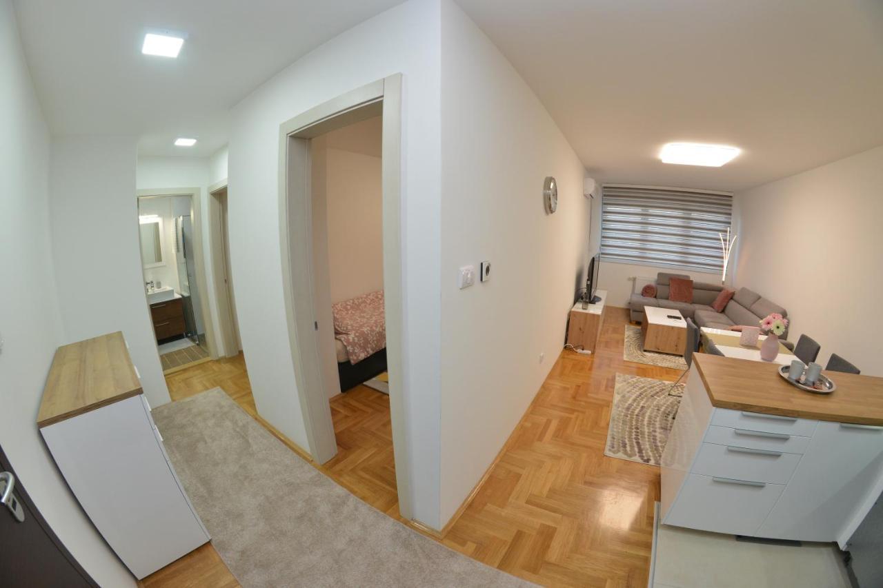 Apartment 54 Center - Free Private Garage *