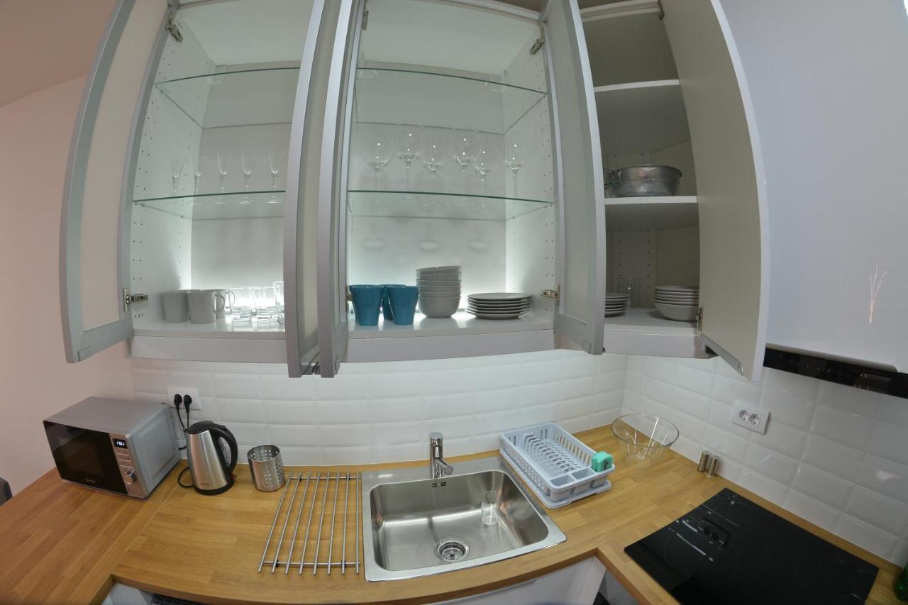 54 Center - Free Private Garage Apartment Novi Sad