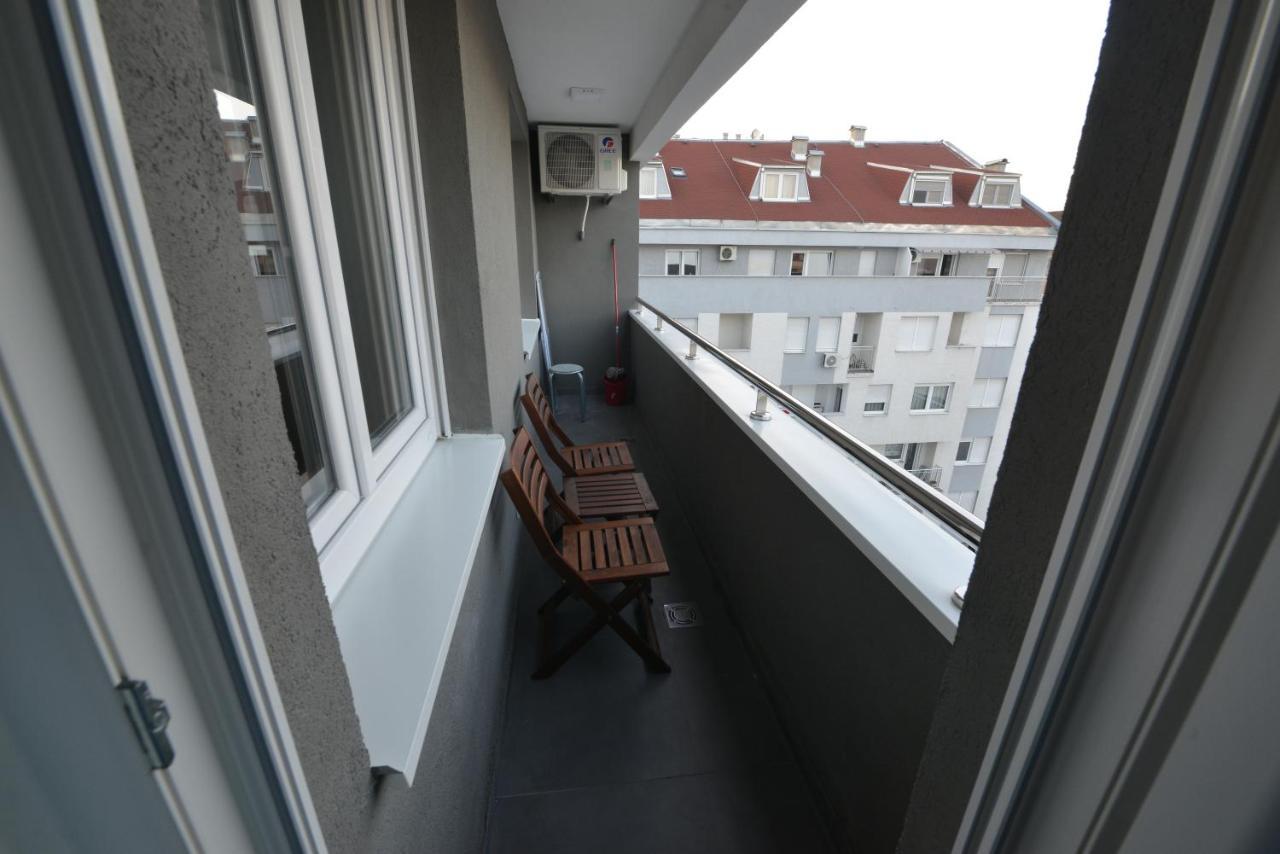 54 Center - Free Private Garage Appartamento Novi Sad